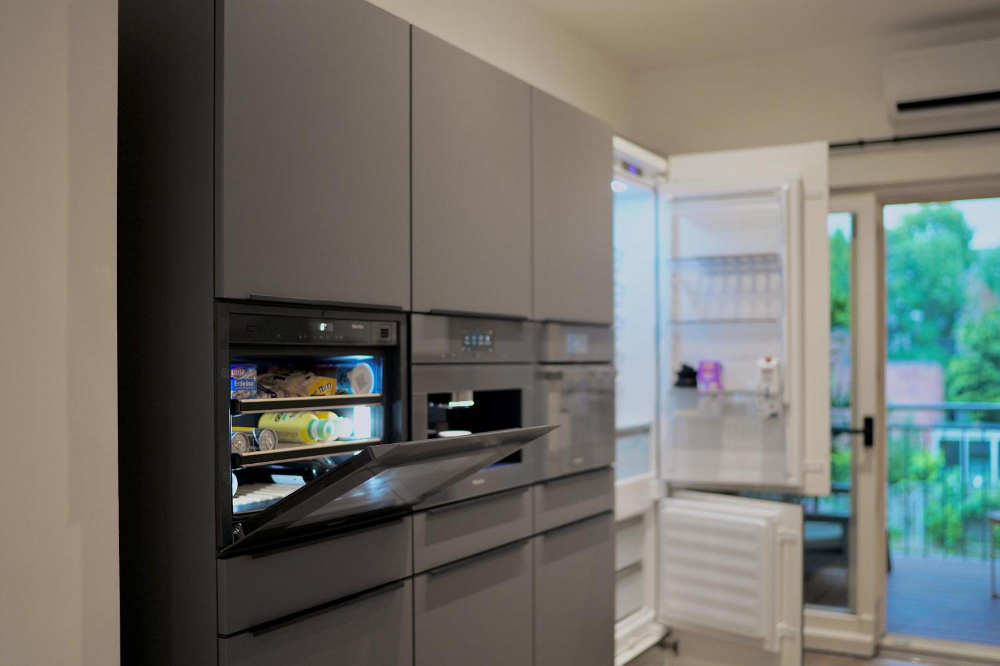 Edler Wohnraum Luxurioeses Stadtstudio Mit Balkon, Kaffeevollautomat & Klima Zwickau Buitenkant foto