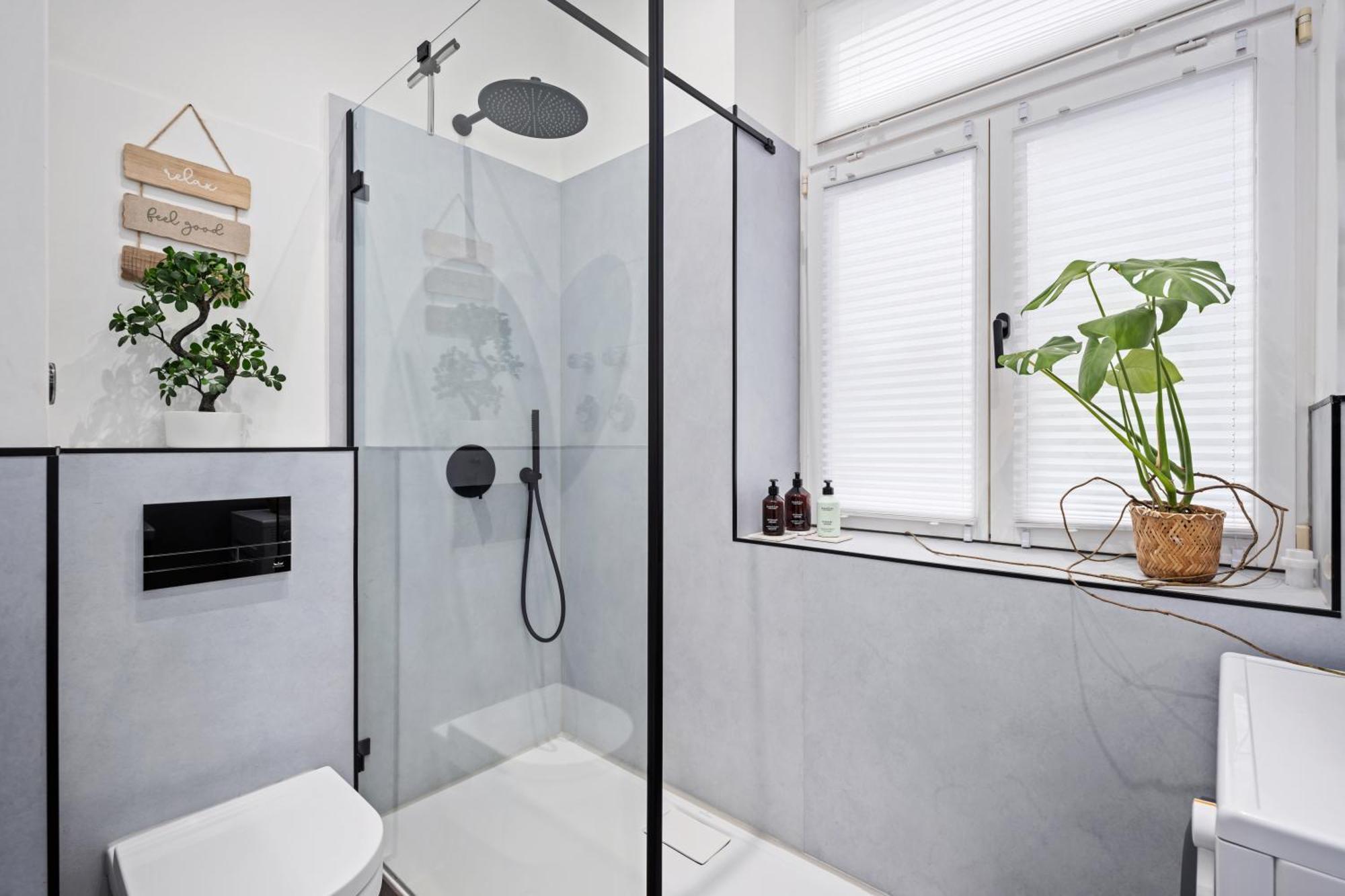 Edler Wohnraum Luxurioeses Stadtstudio Mit Balkon, Kaffeevollautomat & Klima Zwickau Buitenkant foto