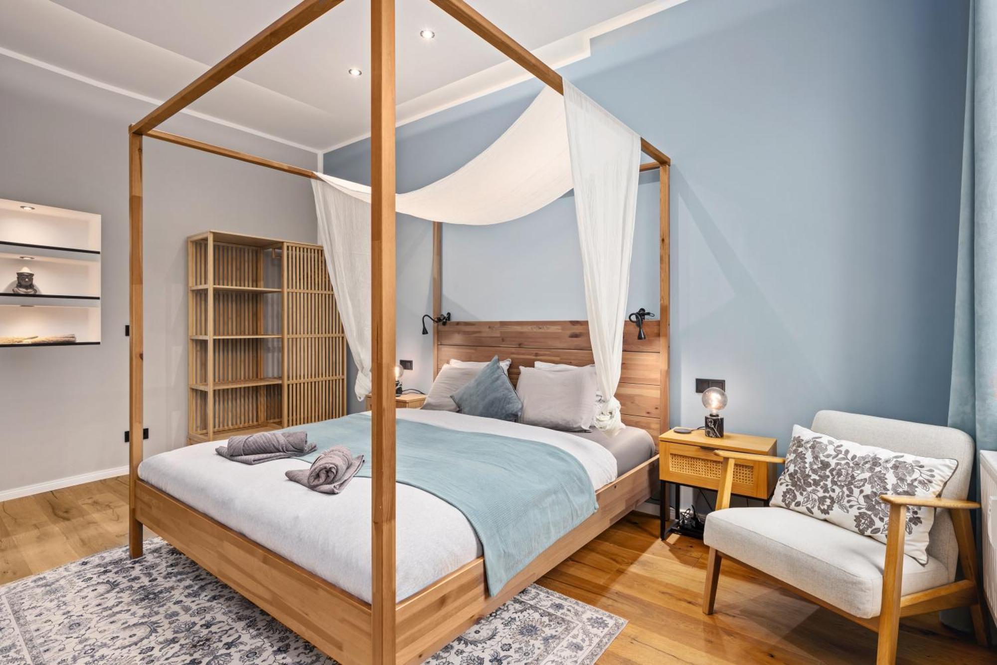 Edler Wohnraum Luxurioeses Stadtstudio Mit Balkon, Kaffeevollautomat & Klima Zwickau Buitenkant foto