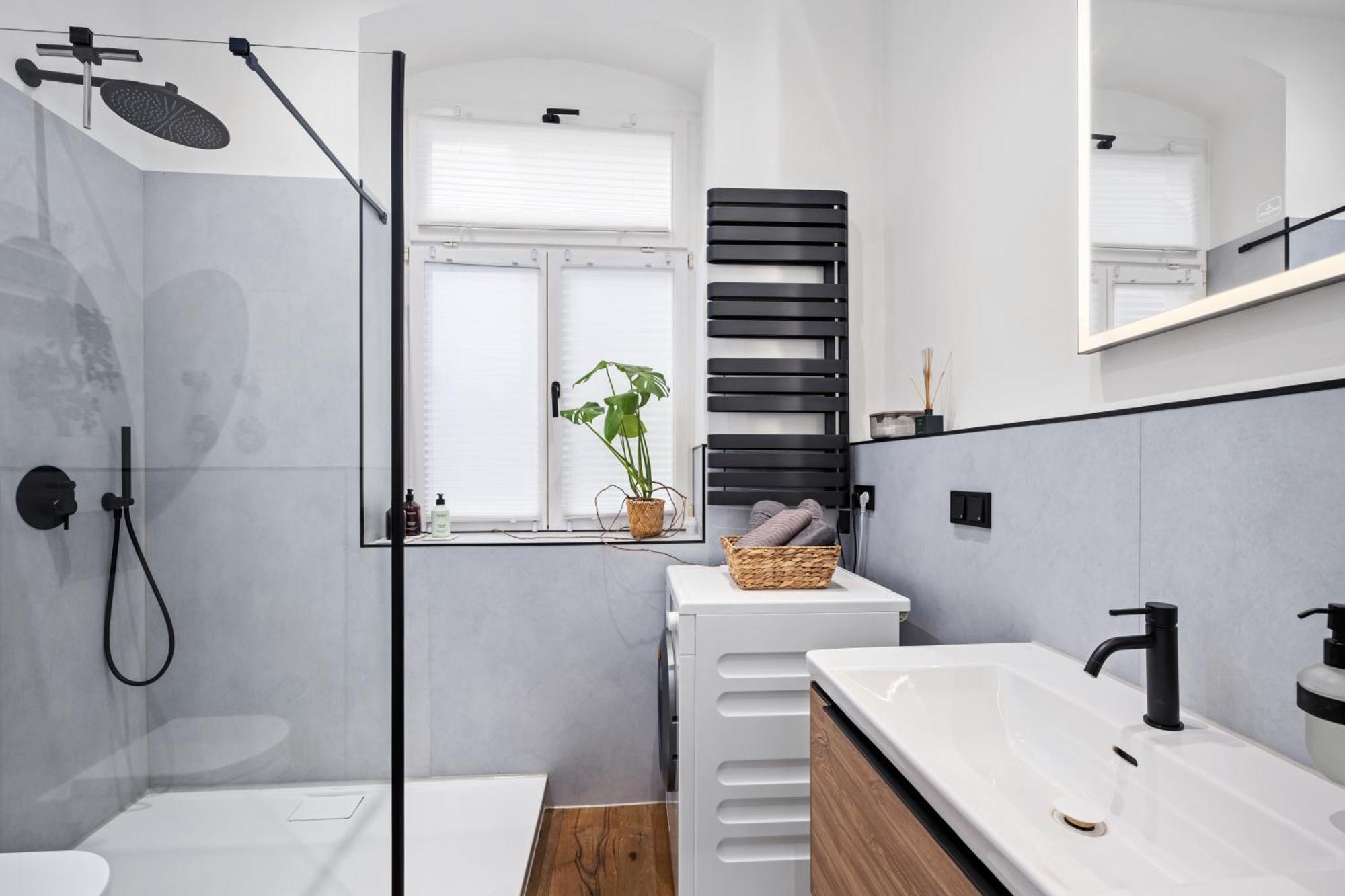 Edler Wohnraum Luxurioeses Stadtstudio Mit Balkon, Kaffeevollautomat & Klima Zwickau Buitenkant foto
